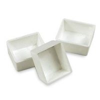 empty white plastic half pans